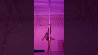 "Heads Will Roll" by Yeah Yeah Yeahs - Pole Dance Freestyle