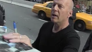 Bruce Willis Angered by Fan