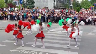 24 may 2022 - Мажоретен танц на децата от детска градина Здравец Горна Оряховица върху Моята Родина
