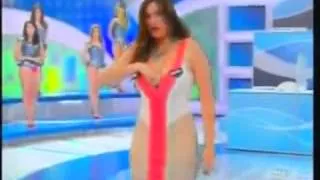 Silvio Santos Pousa nos seios da Livia Andrade