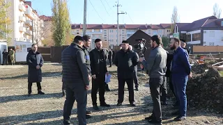 Хас-Магомед Кадыров посетил строящийся комплекс, состоящий из мечети и многоквартирного жилого дома