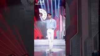 190508 WayV WINWIN 董思成 Dancing at Day Day Up 天天向上 扇子舞 NCT