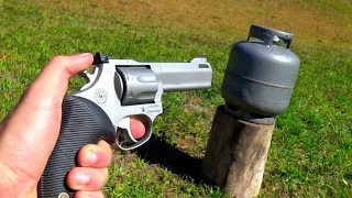 Atirando de 357 Magnum no Botijão de Gás 🔥