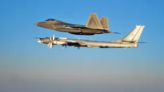 Sohu: «Американские F-22 не смогли отогнать от Аляски Ту-95»