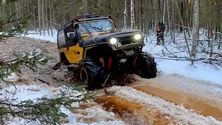 Unimog вернулся и показал кто тут папа! Уазики сломались, ломаем толстый лёд)