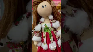 Um vestido de Natal com muito feitiço para a sua boneca! #natal #artesanato #diy #christmas