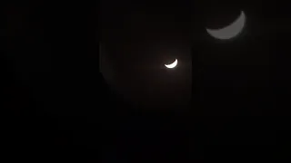SV202 EDガラス双眼鏡　月を観察しました、やっと綺麗な月をはっきり見ました。スマホで月を撮影しましたがて手ブレがひどいですが、ちょっとご覧して参考してくださいね。