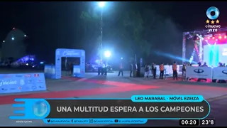 El impresionante escenario en Ezeiza a minutos de la llegada de la selección Argentina al país