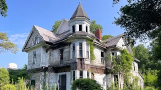 Step Inside This Amazing Abandoned Queen Anne Mansion in North Carolina