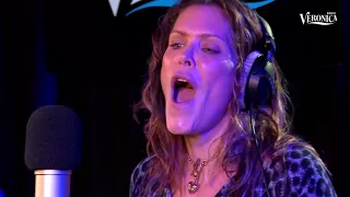 Beth Hart -Fire On The Floor Live bij Giel   Radio Veronica