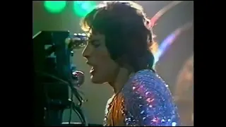 Queen - Saturday Night’s Alright For Fighting (Live At The Earls Court: 06/06/1977)