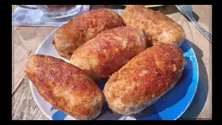 Котлеты вкусные из куриного фарша с сыром.