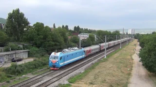 Электровоз ЭП1П-053 с пассажирским поездом №643 Кисловодск - Адлер