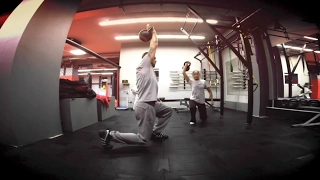 Упражнения с гирей: тренировка с 16 кг гирями от Андрея Басынина