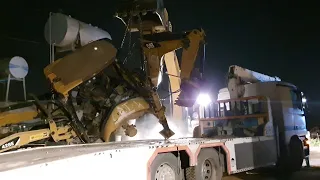 Ruined Jcb Loading In A Truck By Big Caterpillar Backhoe And Caterpillar Jcb - Amazing Video
