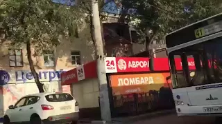 Воронеж. Неадекватный пешеход с кирпичом в руке