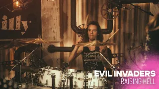 Willy // Evil Invaders - Raising Hell (live)