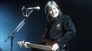 Paul McCartney - Ebony And Ivory (with Hamish Stuart) (Live in Wembley 1990)