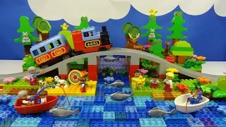 Строим из Lego Duplo, Build and Play Lego - Train Bridge (10872) by the river (железнодорожный мост)