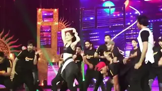 Kriti sanon's superb dance in IIFA