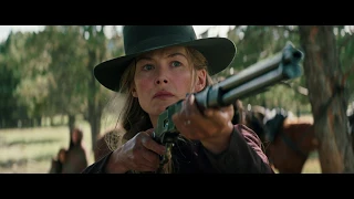 Фильм Недруги (Hostiles) -  Перестрелка на Священом индейском месте.