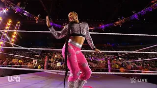 Bianca Belair Entrance - RAW: November 1, 2021