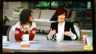 Kelly Clarkson praise for Super Bowl National Anthem on The Talk 2-6-2012.MP4