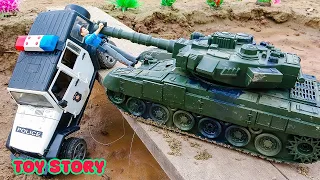 Xe Cảnh Sát, Trực Thăng Truy Đuổi Xe Tăng Xấu Xa | Tổng hợp Video Đồ Chơi Hay Nhất | Toy Story