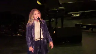 2021 12 04 Lauren Daigle - Jingle Bells