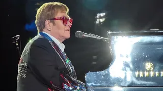 Elton John - FINAL SHOW/ Front Row! - Candle in the Wind - LIVE! @ Dodger Stadium - musicUcansee.com