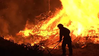 Australia Urges Residents And Tourists To Flee As Fire Spreads