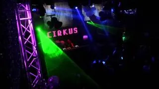 Vsesplošni študentski božični Cirkus Jam * 25. 12. * Klub CIRKUS