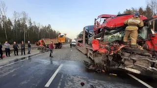 Смертельное дтп во Владимирской области 13.04.2021г- столкнулись автовоз Scania и попутный КамАЗ.