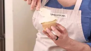 How to Frost Cupcakes