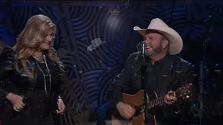 Watch Garth Brooks, Trisha Yearwood Perform "The Boxer" | A GRAMMY Salute To The Songs Of Paul Simon