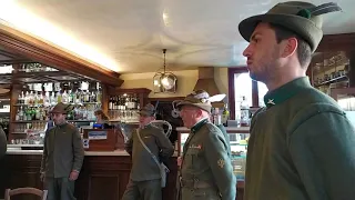 Gli Alpini cantano "Sul ponte di Bassano"