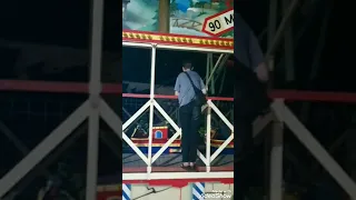 САНИТАР В ПАРКЕ🎠🎪🛴МАМБА СТРИМ ПРИКОЛЫ