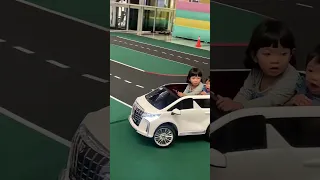 Mini Toyota Alphard