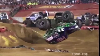 Аварии Лучшие моменты Прыжки Monster Truck
