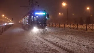 Поездка на трамвае  71-407-01 № 1122 по маршруту №5а в Казани . (25.12.2021)