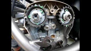 DUCATI 848/1098/1198  easy and fast cambelt change , only used a crankshaft tool.