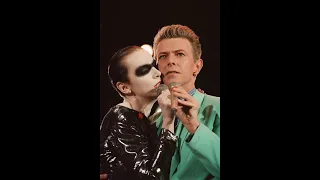 UNDER PRESSURE - QUEEN DAVID BOWIE ANNIE LENNOX - ПОЭТИЧЕСКИЙ ПЕРЕВОД