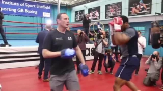 Anthony Joshua Looking Real Sharp & Powerful On The Pads With Rob McCracken