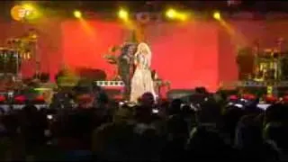 Shakira - Hips Don't Lie Live @ Kick-Off Concert of FIFA World Cup.flv