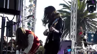 Haim, "Oh Well" (Fleetwood Mac cover) - Treasure Island Music Festival 2013