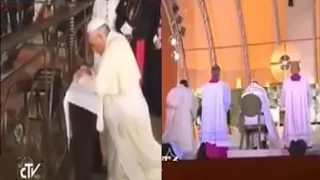 Papa Bergoglio si inginocchia dovunque meno che davanti al Santissimo