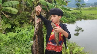 Full video of the boy's 30 days: setting up a tent, catching fish, finding bamboo shoots to sell.