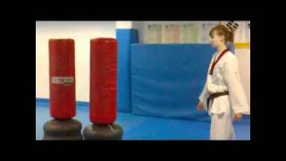 Taekwondo_Dámaris & Andrea_Entrenamiento.wmv