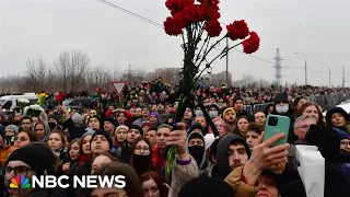 Thousands attend Alexei Navalny funeral as Russian police monitor closely