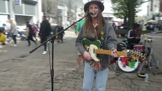 "WE'RE SKANKIN" NEW SONG BY RUFF TRADE BUSKING IN MANCHESTER  02/05/2024